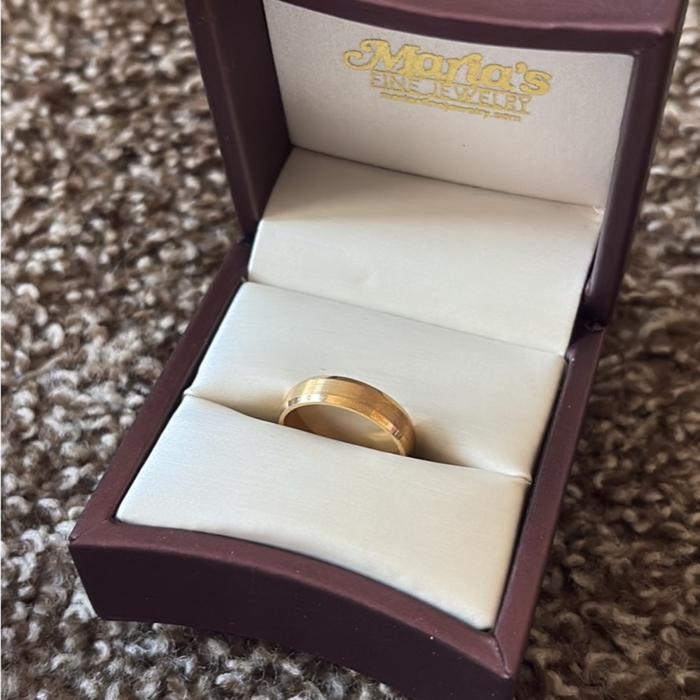 18K Gold Wedding Band
